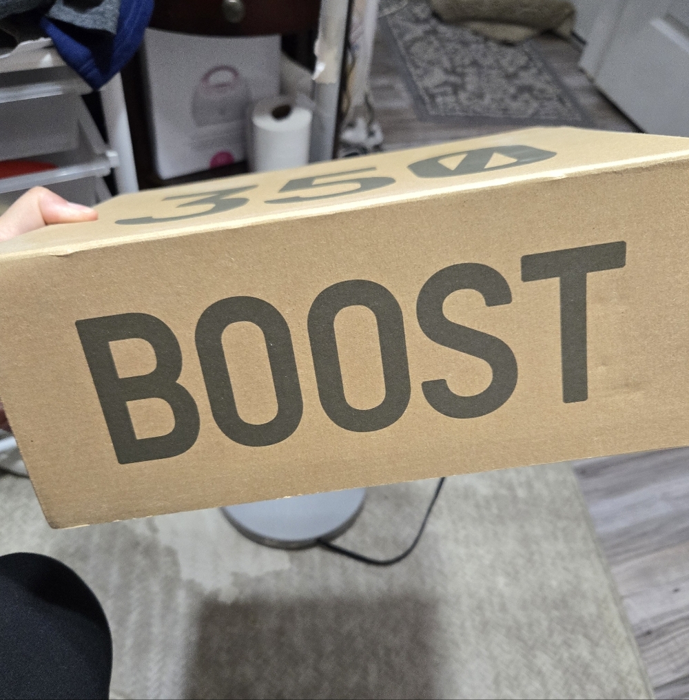 Empty Adidas Yeezy Boost 360 Or 700 Boxes - Picture 3 of 13
